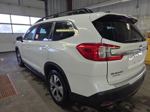 Crystal White Pearl 2023 Subaru Ascent Premium 8-Passenger