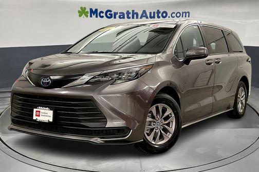 2024 Toyota Sienna LE