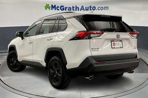 2022 Toyota RAV4 Hybrid XLE