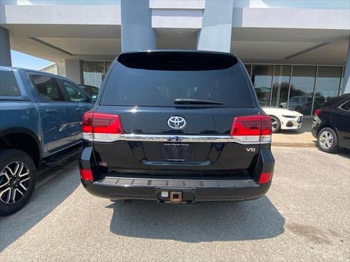 2017 Toyota Land Cruiser Base