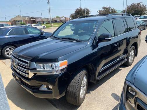 2017 Toyota Land Cruiser Base