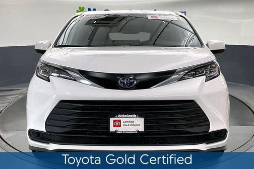 2022 Toyota Sienna LE