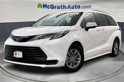 2022 Toyota Sienna LE