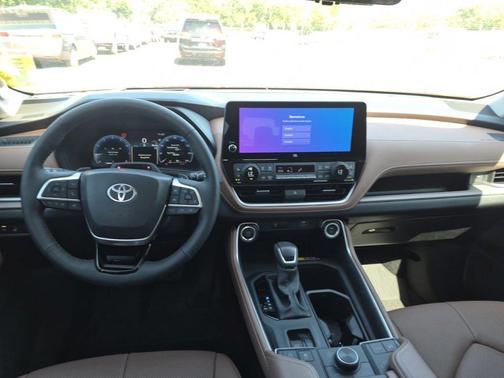 Blueprint 2025 Toyota Grand Highlander Platinum