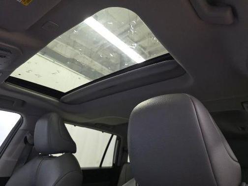 Wind Chill Pearl 2023 Toyota Highlander XLE