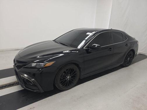 Midnight Black Metallic 2021 Toyota Camry SE
