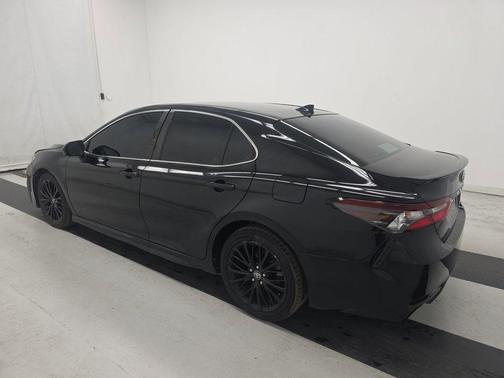 Midnight Black Metallic 2021 Toyota Camry SE