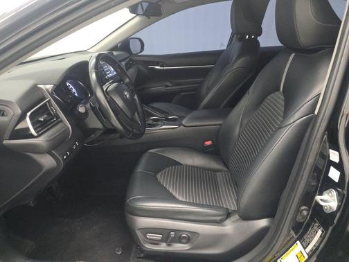 Midnight Black Metallic 2021 Toyota Camry SE