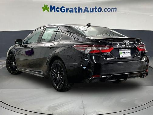 Midnight Black Metallic 2021 Toyota Camry SE