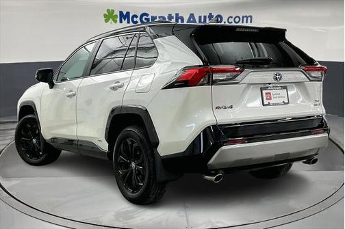 2022 Toyota RAV4 Hybrid SE