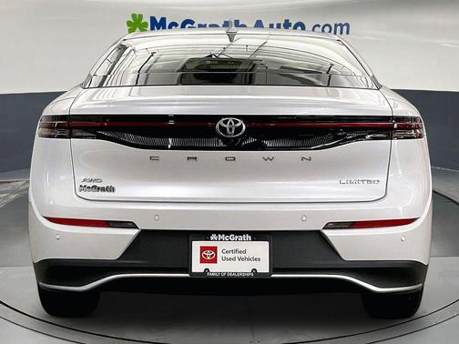 Oxygen White 2023 Toyota Crown Limited