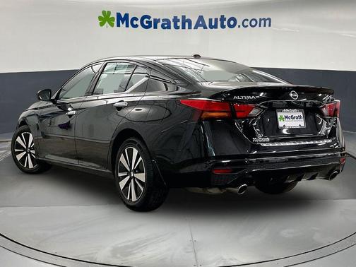 Super Black 2019 Nissan Altima 2.5 SV