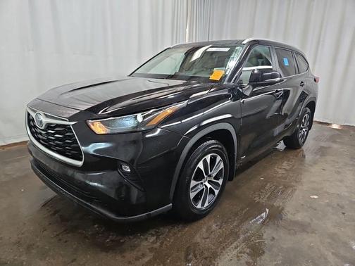 2023 Toyota Highlander Hybrid XLE