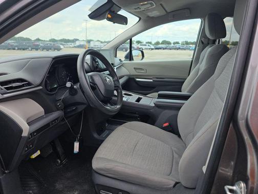 Predawn Gray Mica 2024 Toyota Sienna LE