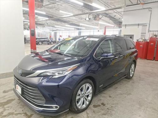 2021 Toyota Sienna Platinum 7 Passenger