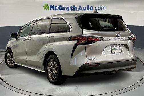 2021 Toyota Sienna XLE 7 Passenger