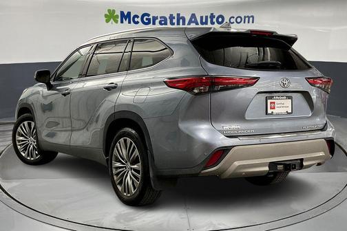 2022 Toyota Highlander Platinum
