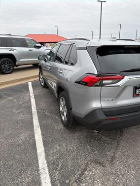 2021 Toyota RAV4 Hybrid XLE Premium