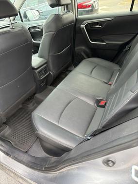 2021 Toyota RAV4 Hybrid XLE Premium