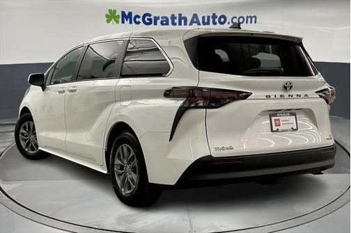 2024 Toyota Sienna LE