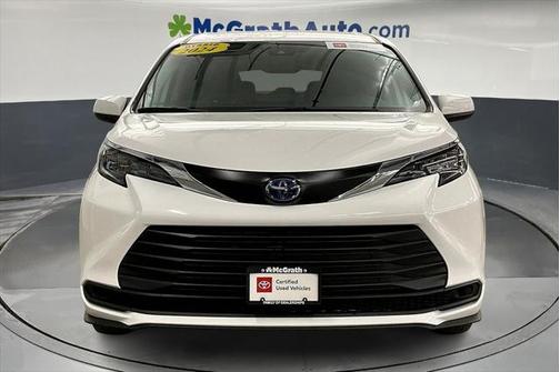 2024 Toyota Sienna LE