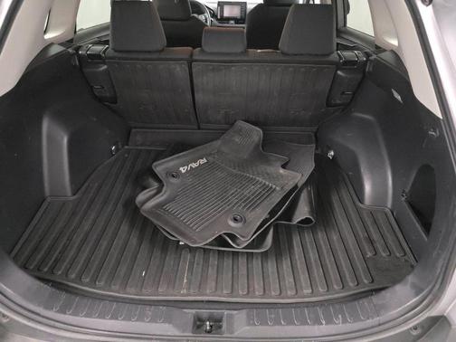 Silver Sky Metallic 2020 Toyota RAV4 LE