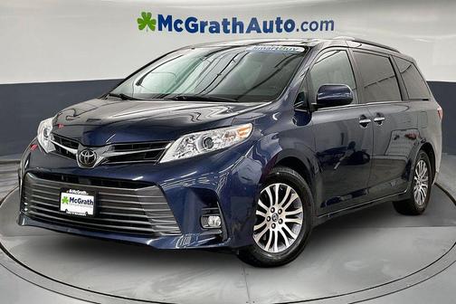 Pearl 2019 Toyota Sienna XLE