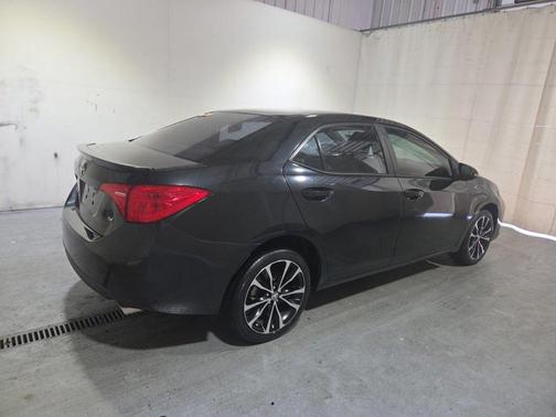 Black Sand Pearl 2018 Toyota Corolla SE
