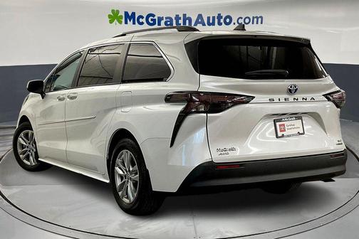 2023 Toyota Sienna XLE