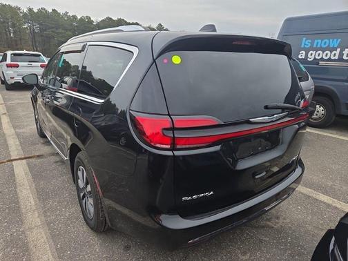 2021 Chrysler Pacifica Hybrid Limited