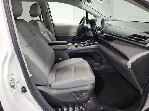 2022 Toyota Sienna Limited