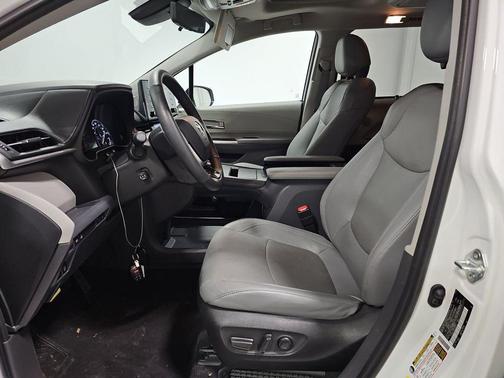 2022 Toyota Sienna Limited