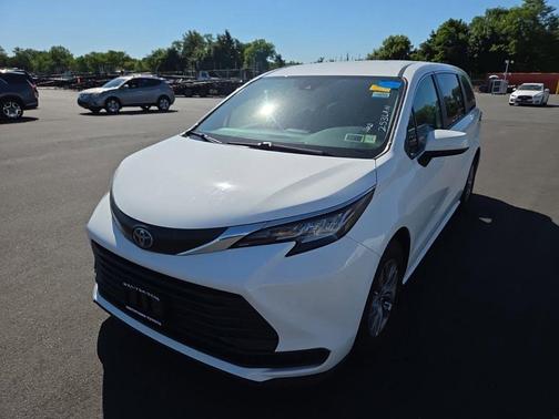 White 2022 Toyota Sienna LE