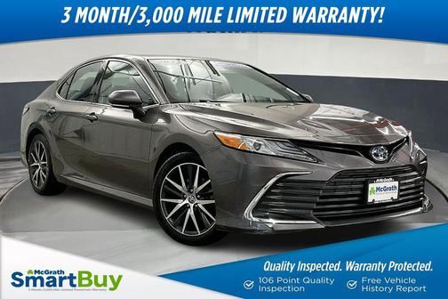 2022 Toyota Camry Hybrid XLE