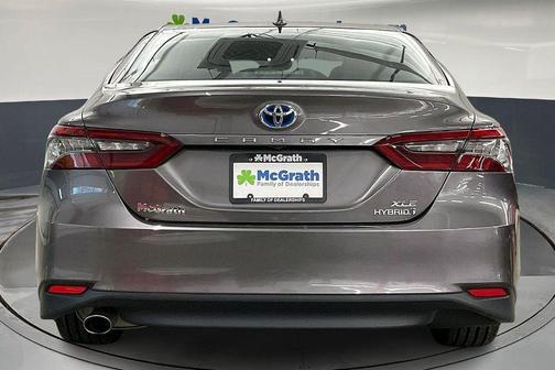 2022 Toyota Camry Hybrid XLE