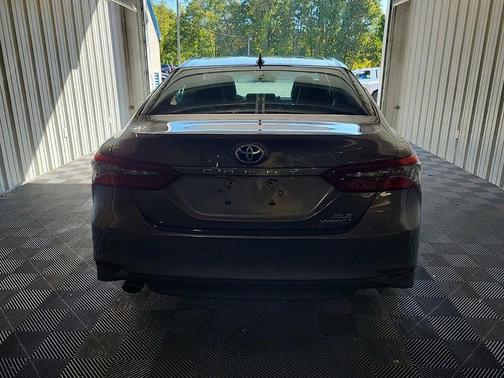 2022 Toyota Camry Hybrid XLE