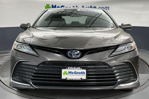 2022 Toyota Camry Hybrid XLE