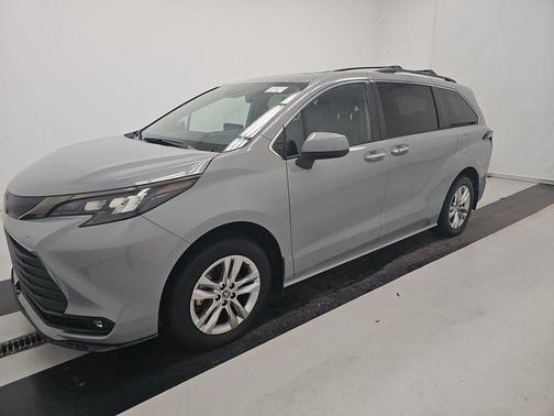 2023 Toyota Sienna Woodland Edition 7-Passenger