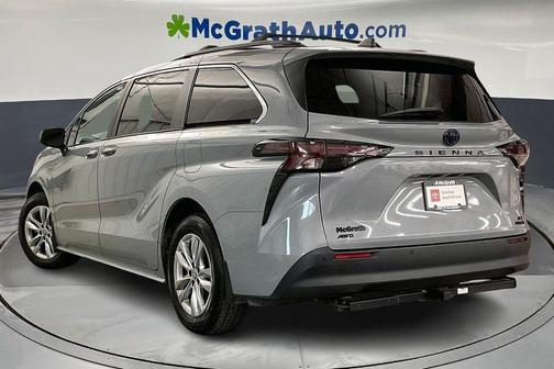 2023 Toyota Sienna Woodland Edition 7-Passenger
