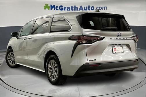 2024 Toyota Sienna LE