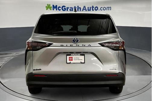 2024 Toyota Sienna LE