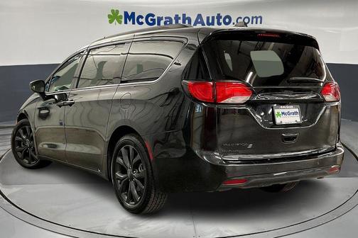 2018 Chrysler Pacifica Touring-L