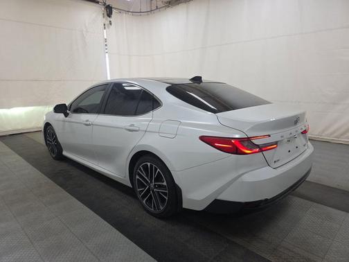 Wind Chill Pearl 2025 Toyota Camry XLE