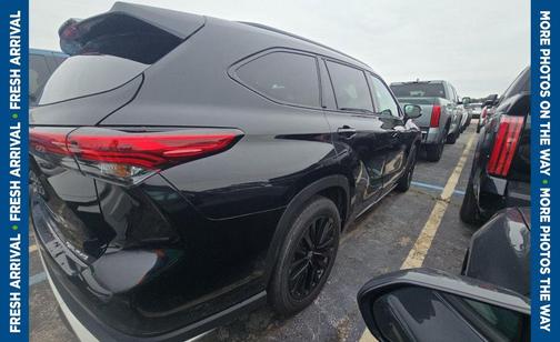 Midnight Black Metallic 2023 Toyota Highlander XSE