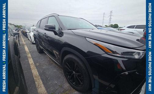 Midnight Black Metallic 2023 Toyota Highlander XSE