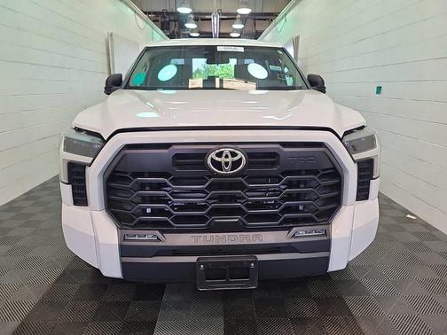 Ice Cap 2023 Toyota Tundra SR5