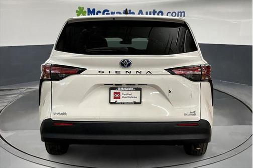2021 Toyota Sienna LE