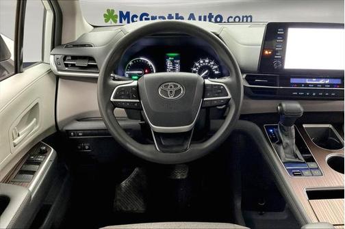 2021 Toyota Sienna LE