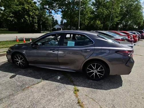 2022 Toyota Camry SE