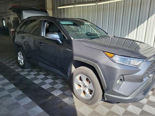 2020 Toyota RAV4 Hybrid XLE